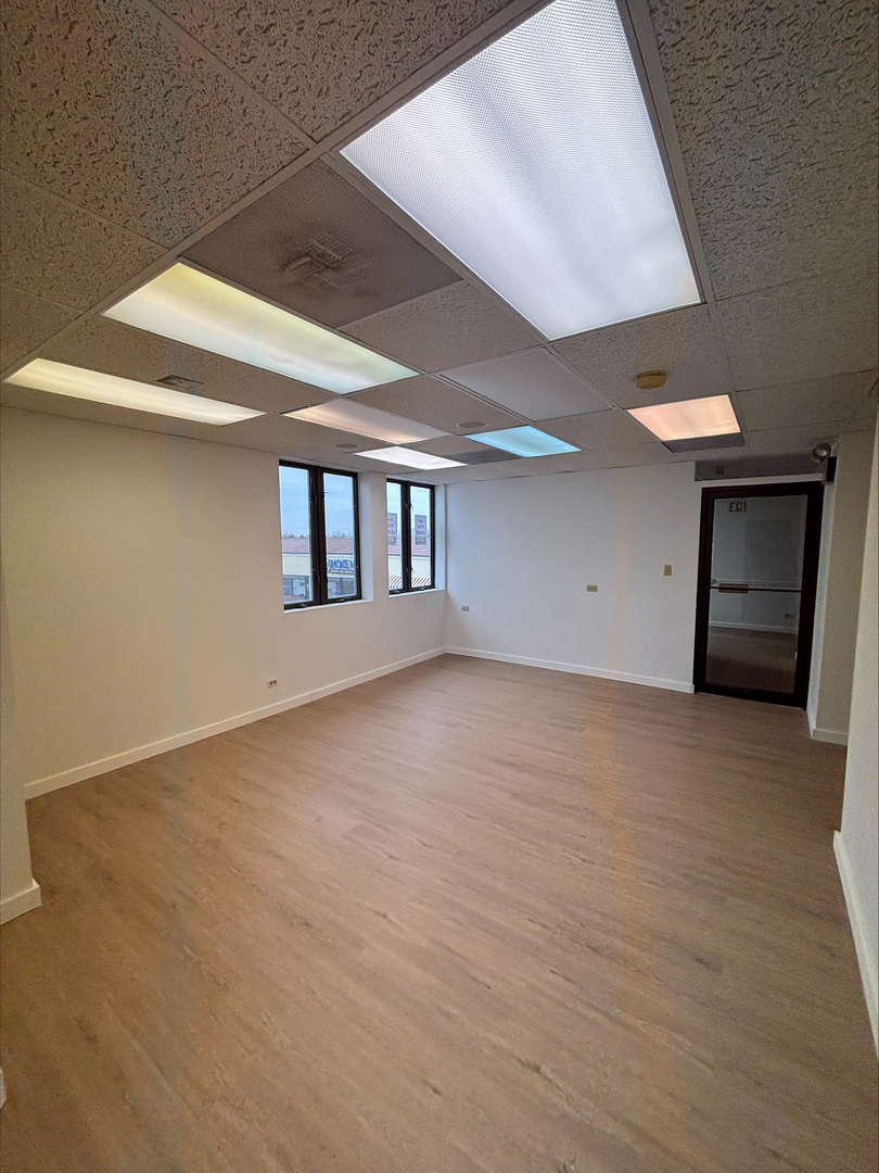 1999 75th Street #204, Woodridge, IL 60517