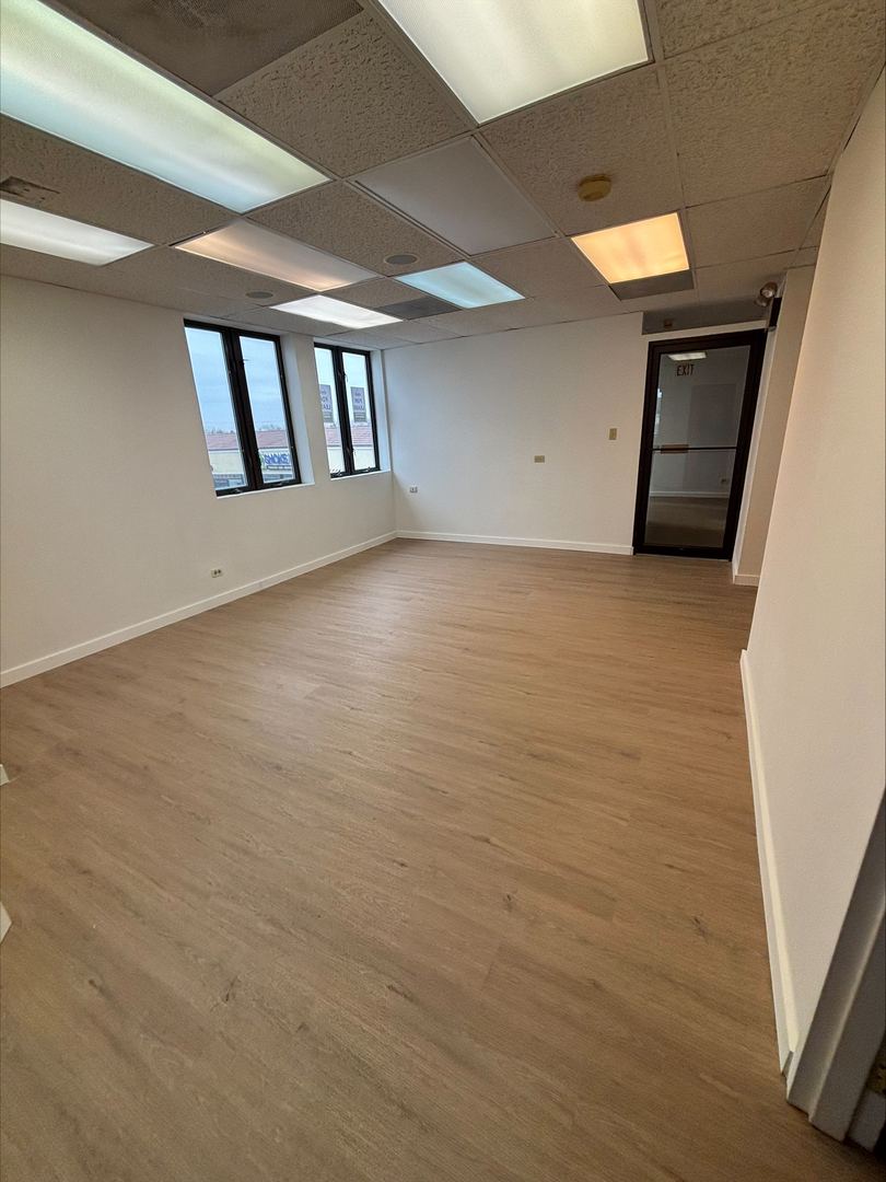 1999 75th Street #204, Woodridge, IL 60517