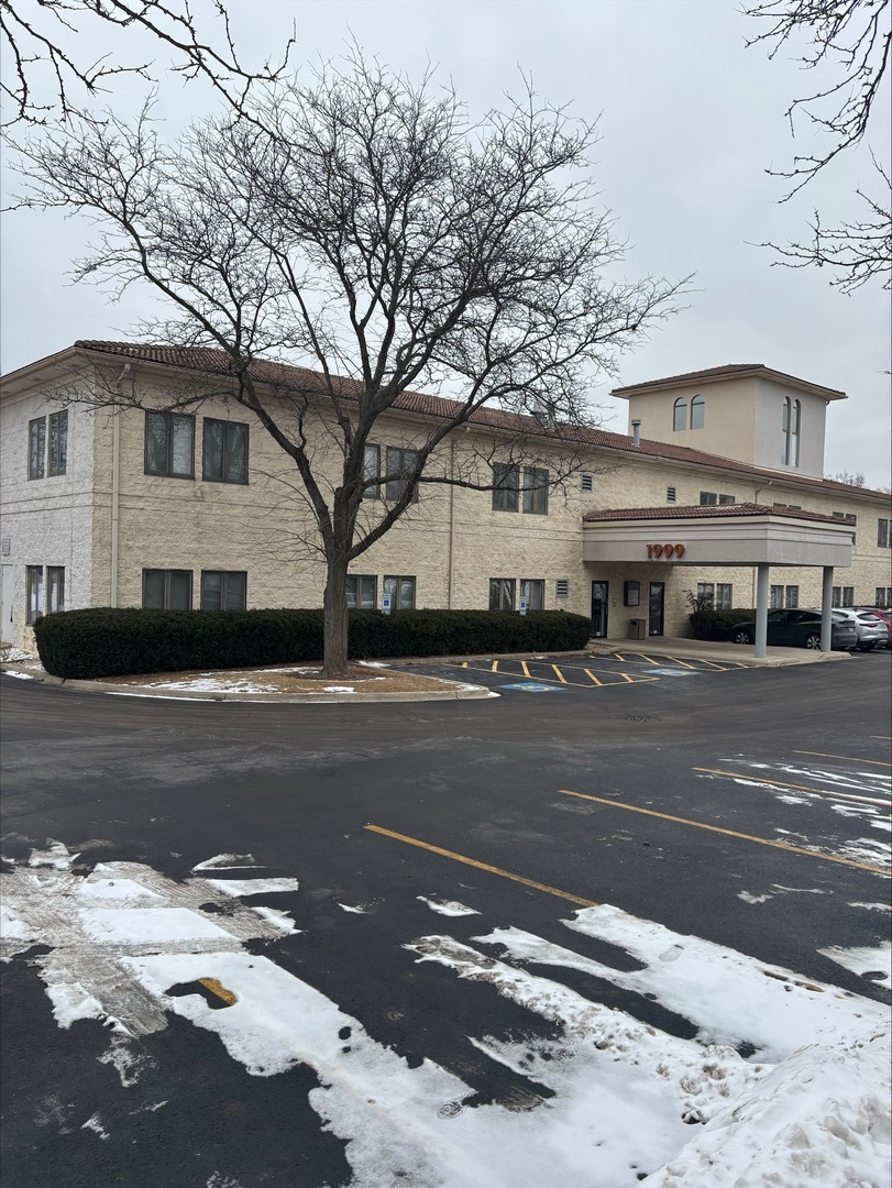 1999 75th Street #202, Woodridge, IL 60517