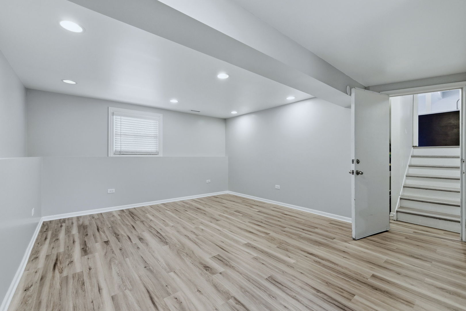 28W032 Roosevelt Road, Winfield, IL 60190