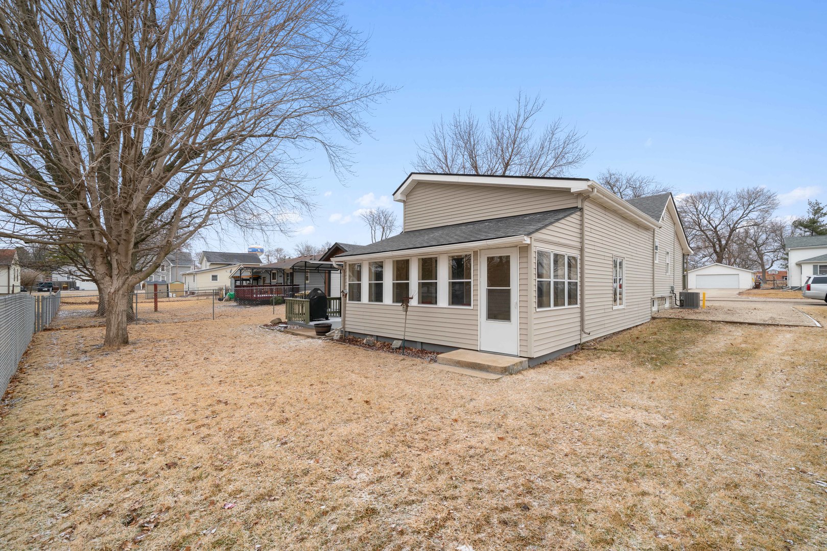 193 Chicago Road, Paw Paw, IL 61353