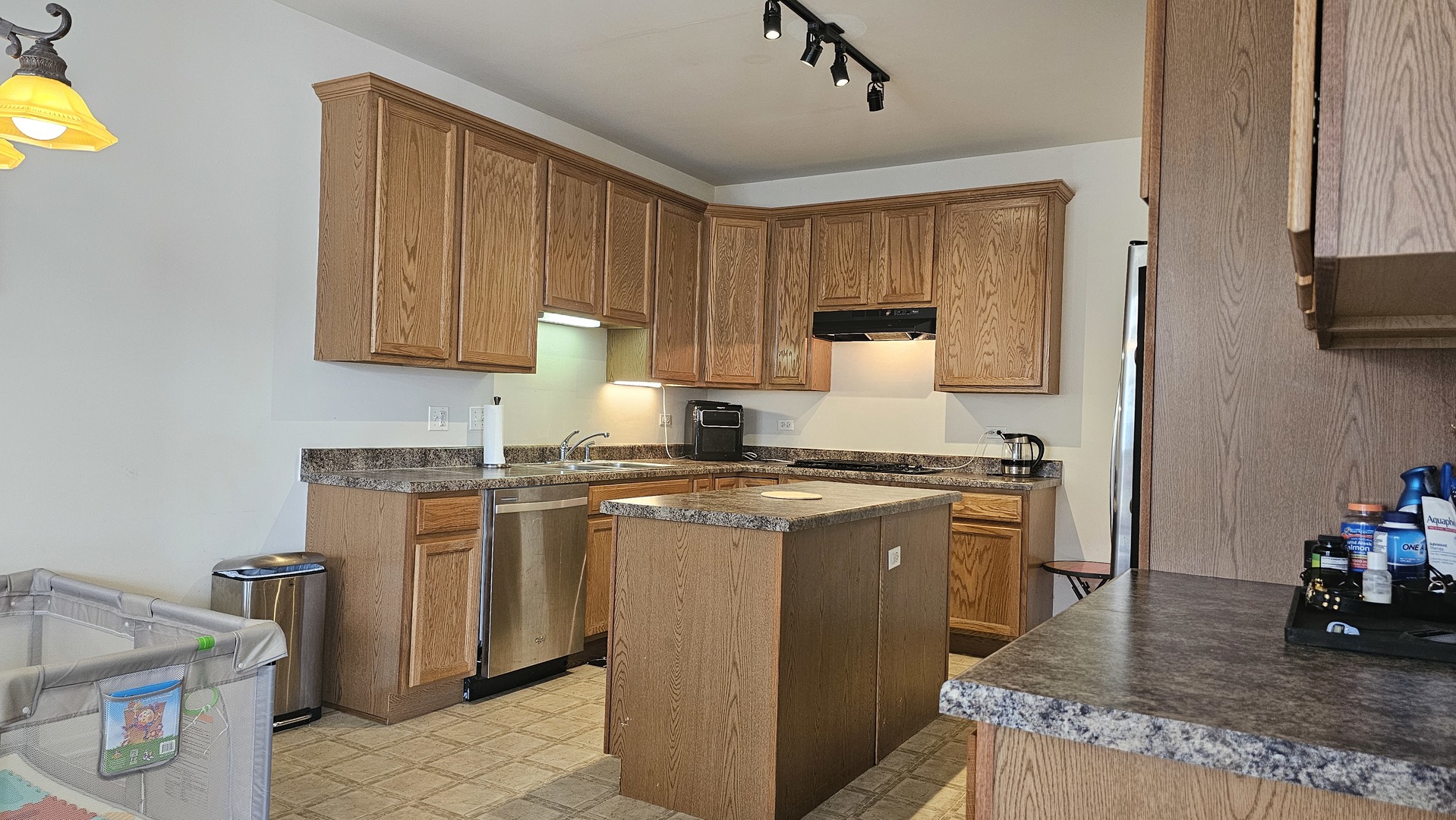 1268 Bradley Circle, Elgin, IL 60120