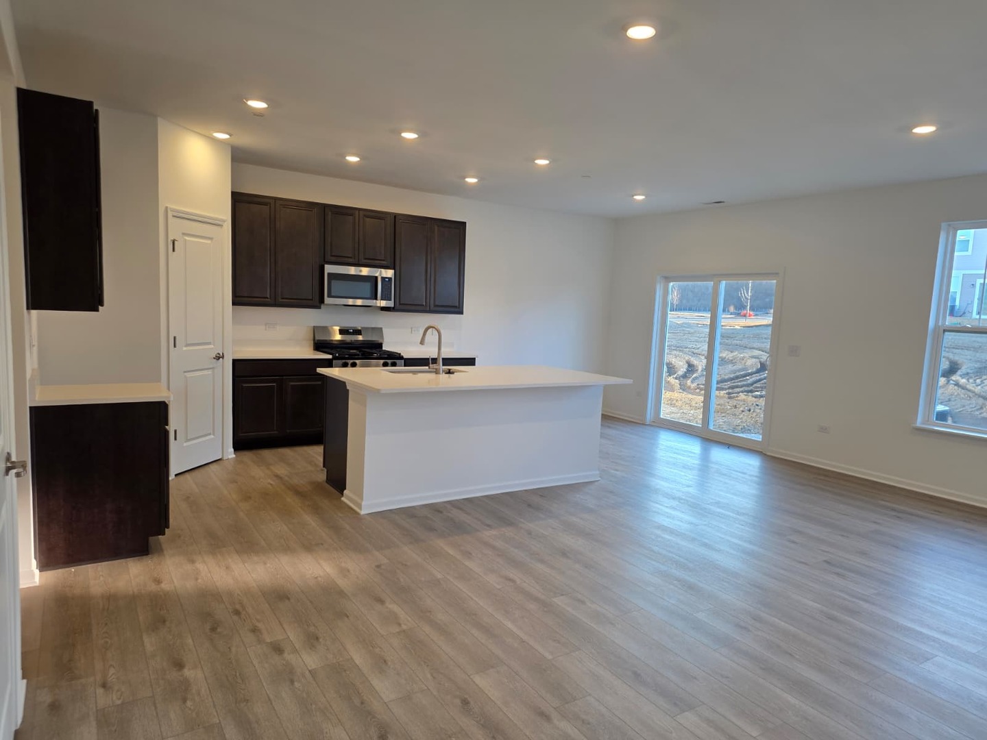 248 Cooney Way, Oswego, IL 60543