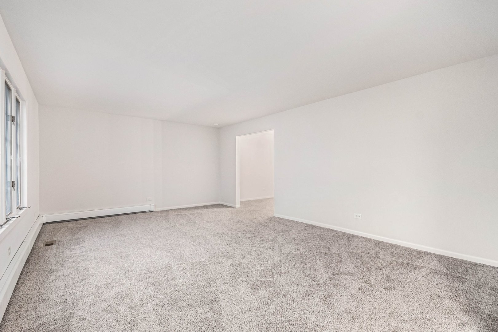 323 Chicago Road, Oswego, IL 60543