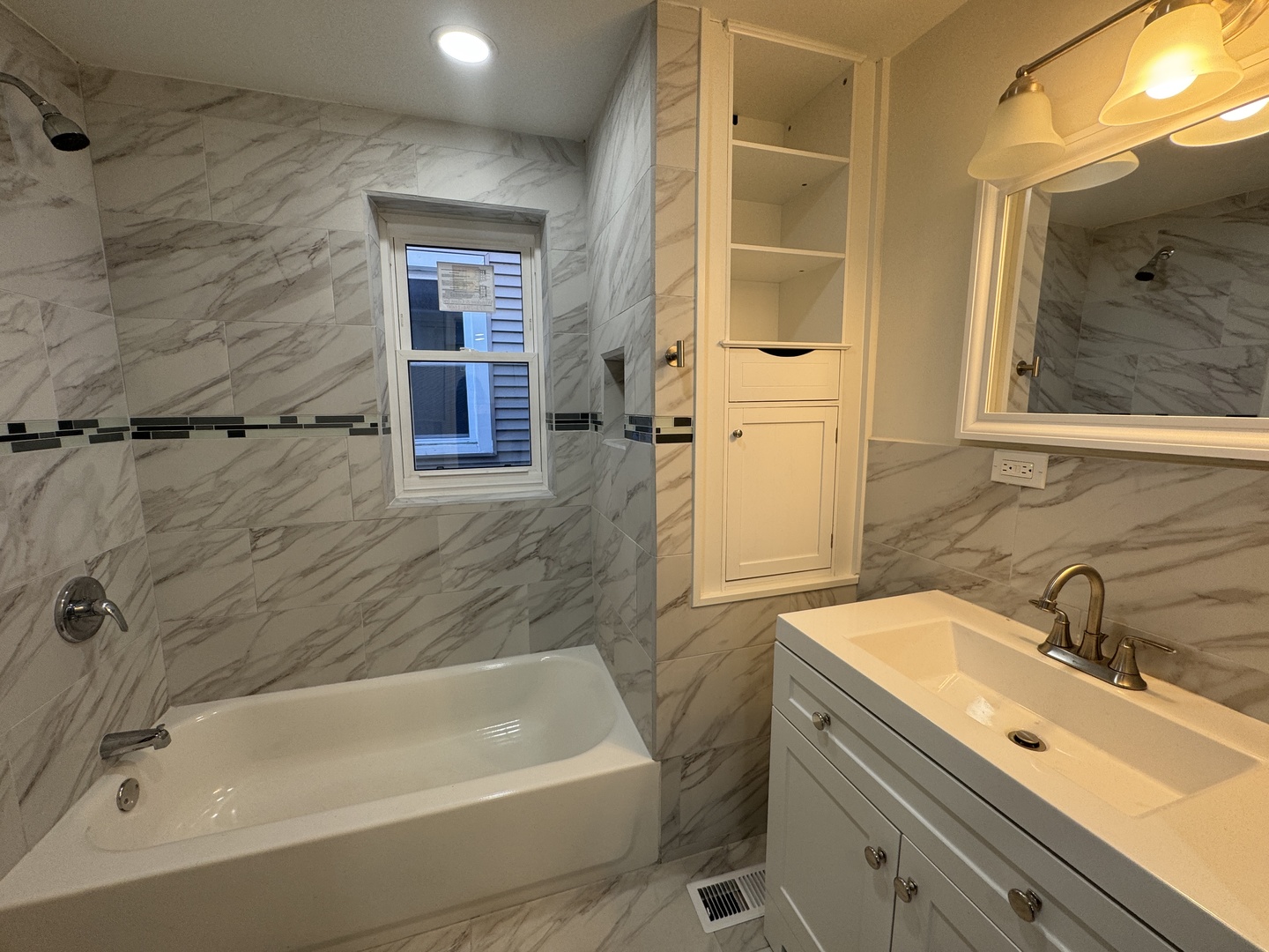 11333 S Edbrooke Avenue, Chicago, IL 60628