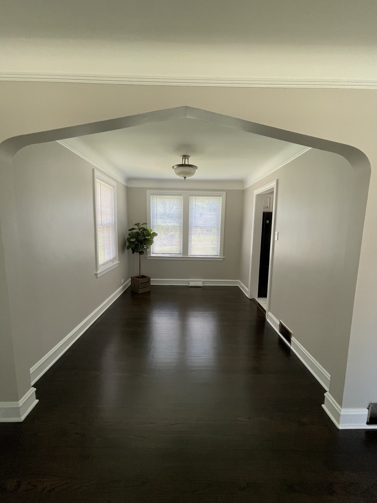 325 Columbia Avenue, Des Plaines, IL 60016