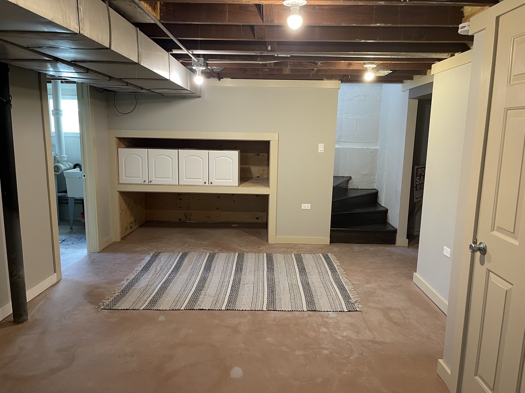 325 Columbia Avenue, Des Plaines, IL 60016