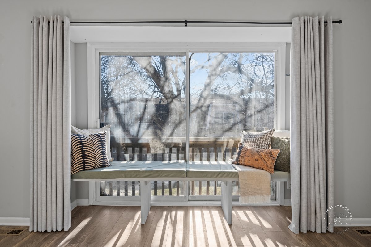 2924 Roberts Drive #8, Woodridge, IL 60517