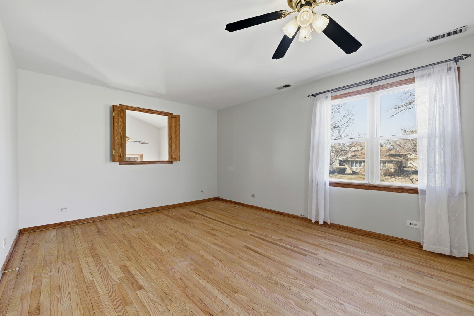 4007 N Washington Street, Westmont, IL 60559