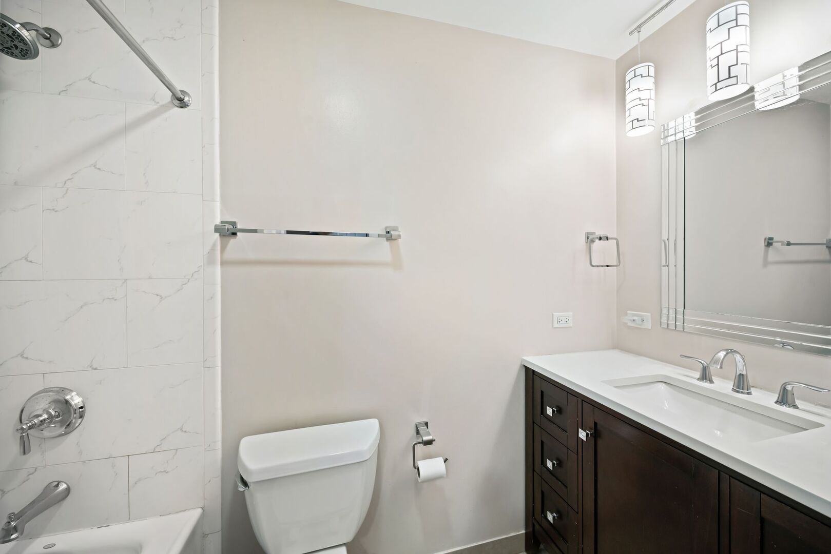 425 Harrison Court, Vernon Hills, IL 60061