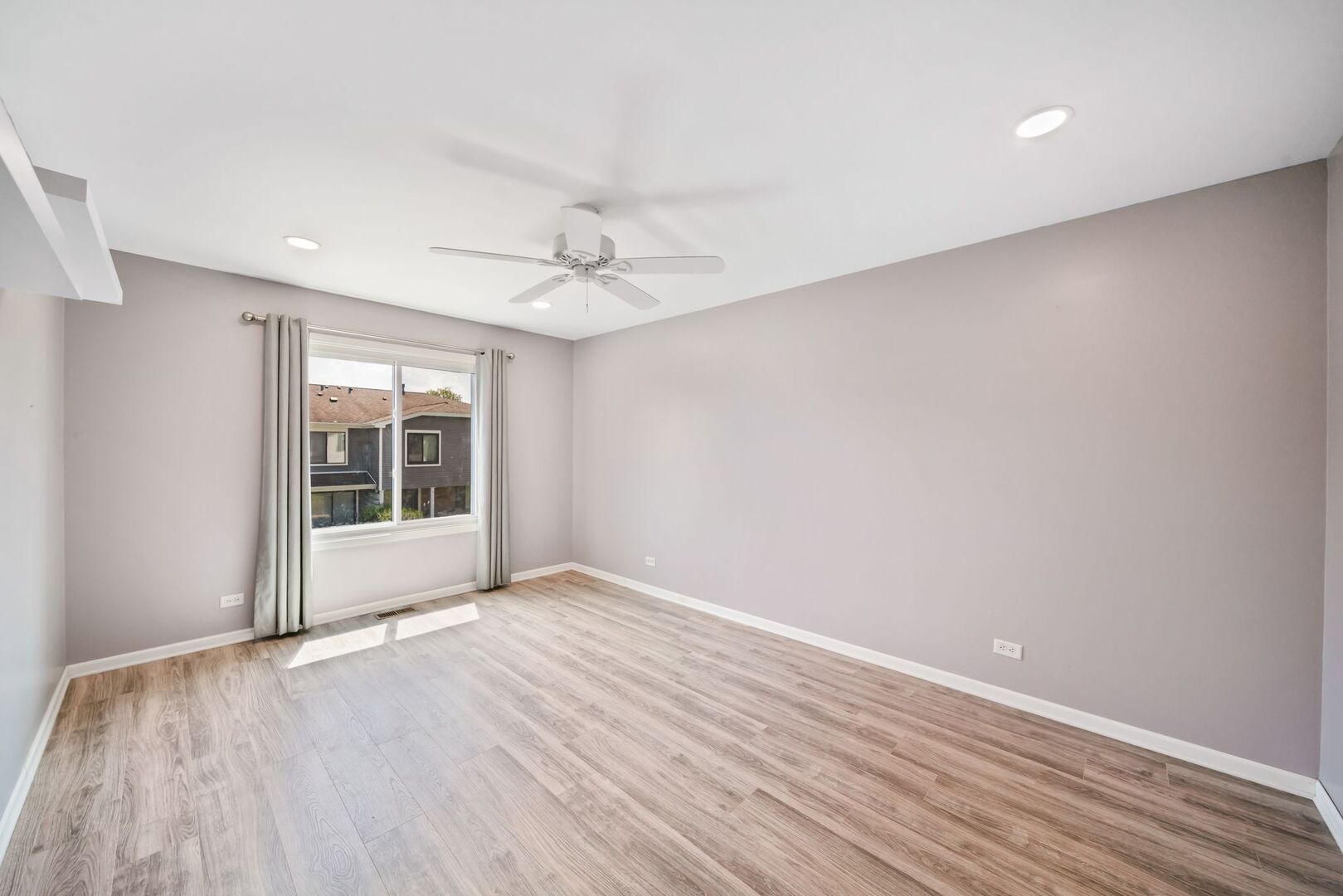 425 Harrison Court, Vernon Hills, IL 60061