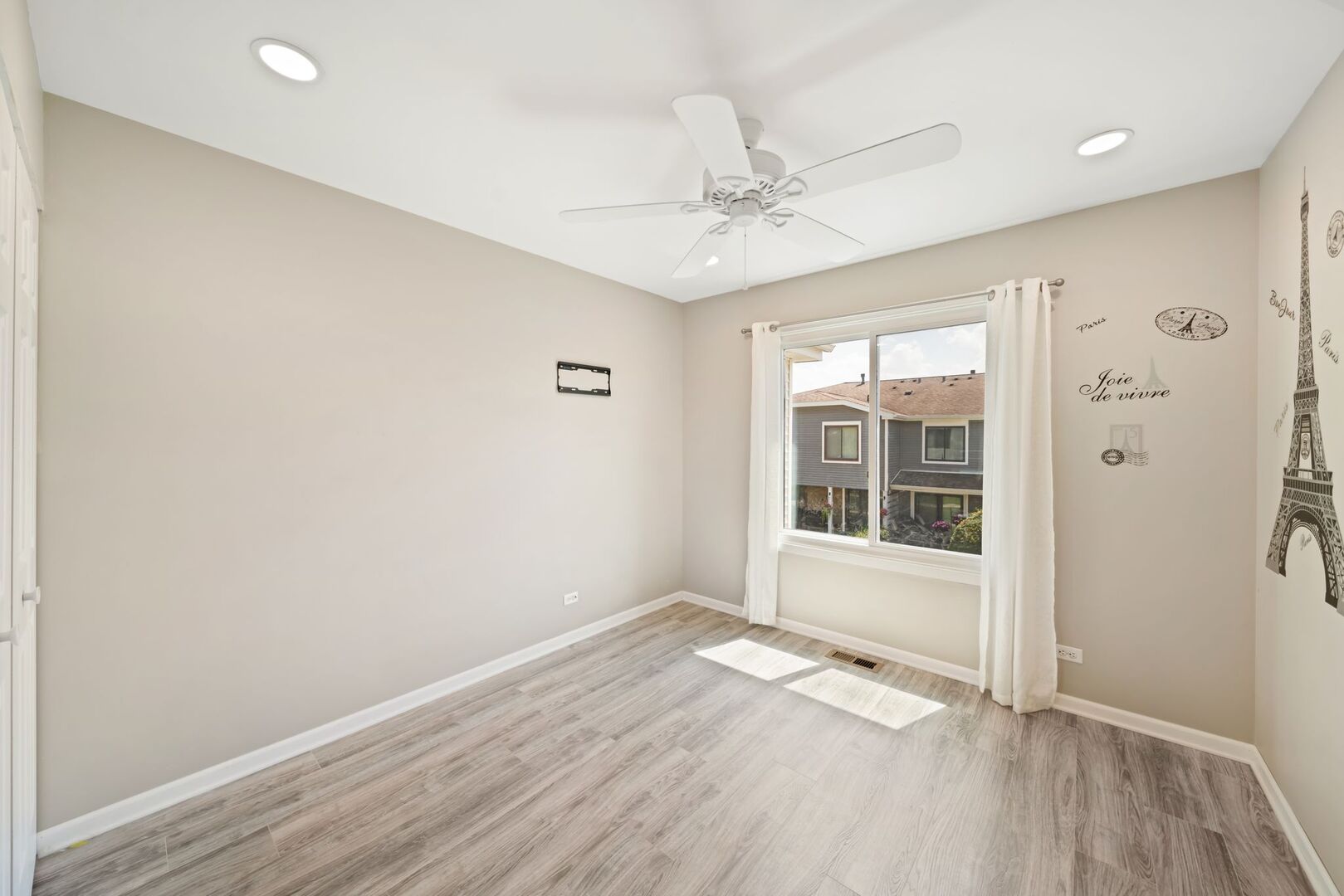 425 Harrison Court, Vernon Hills, IL 60061