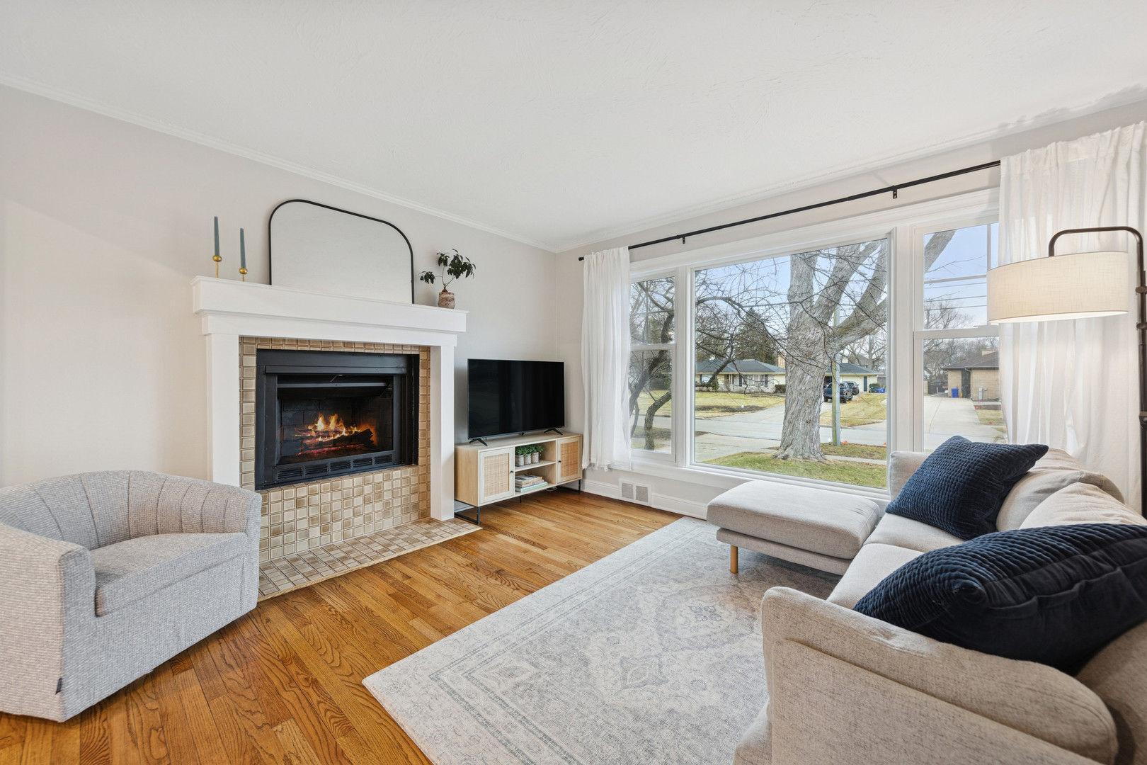 328 LORRAINE Street, Glen Ellyn, IL 60137