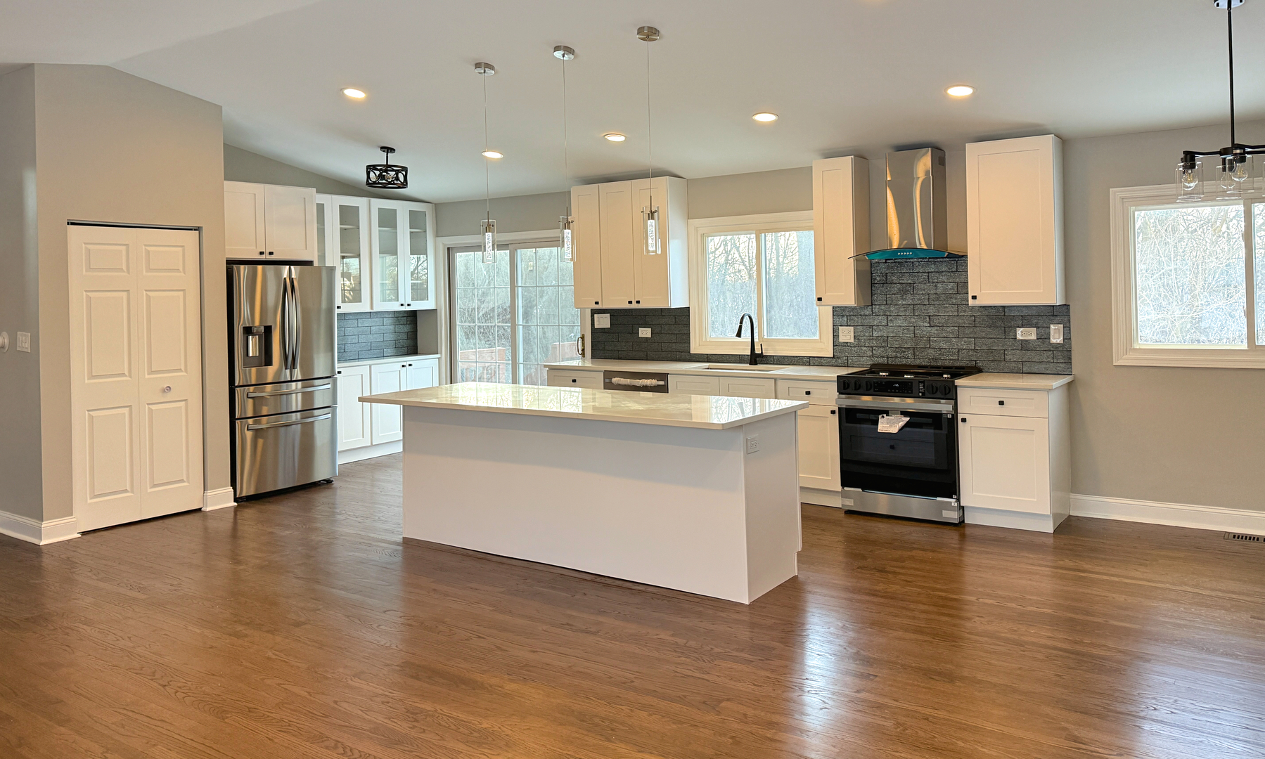 4490 Capstan Drive, Hoffman Estates, IL 60192