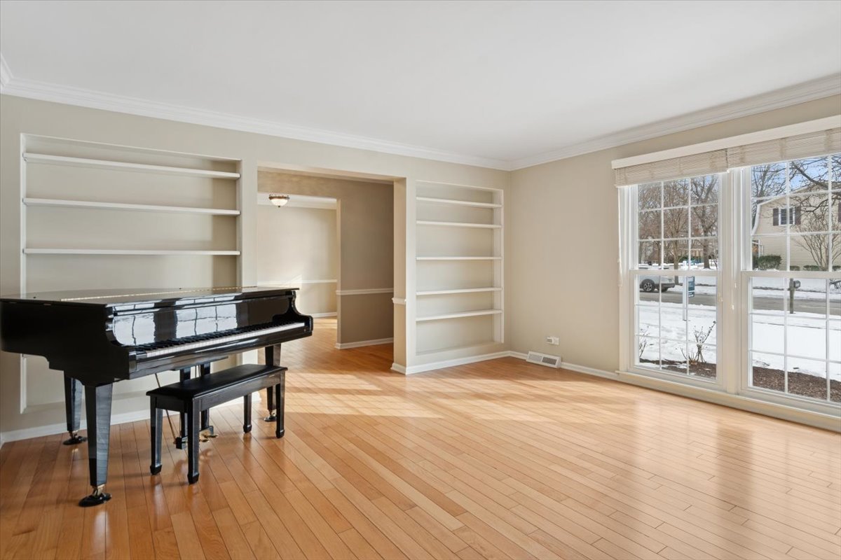 1123 Mill Race Lane, Naperville, IL 60565