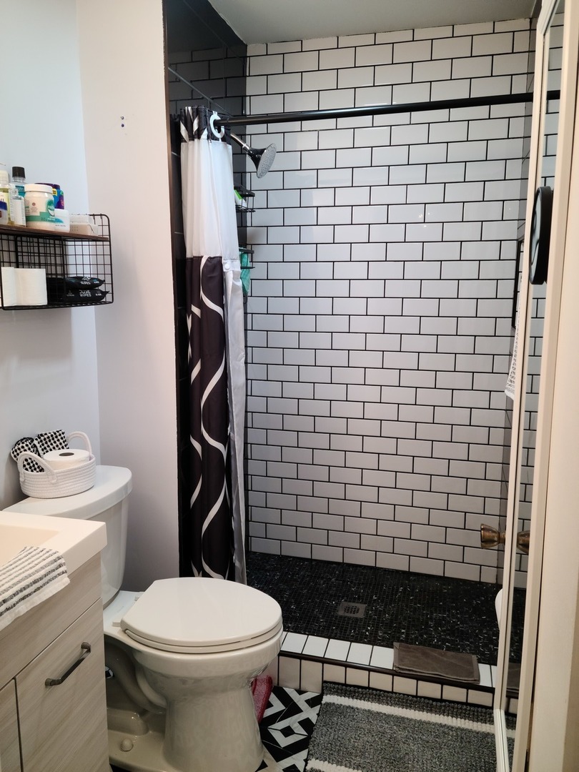 274 Buckingham Court #D1, Schaumburg, IL 60193