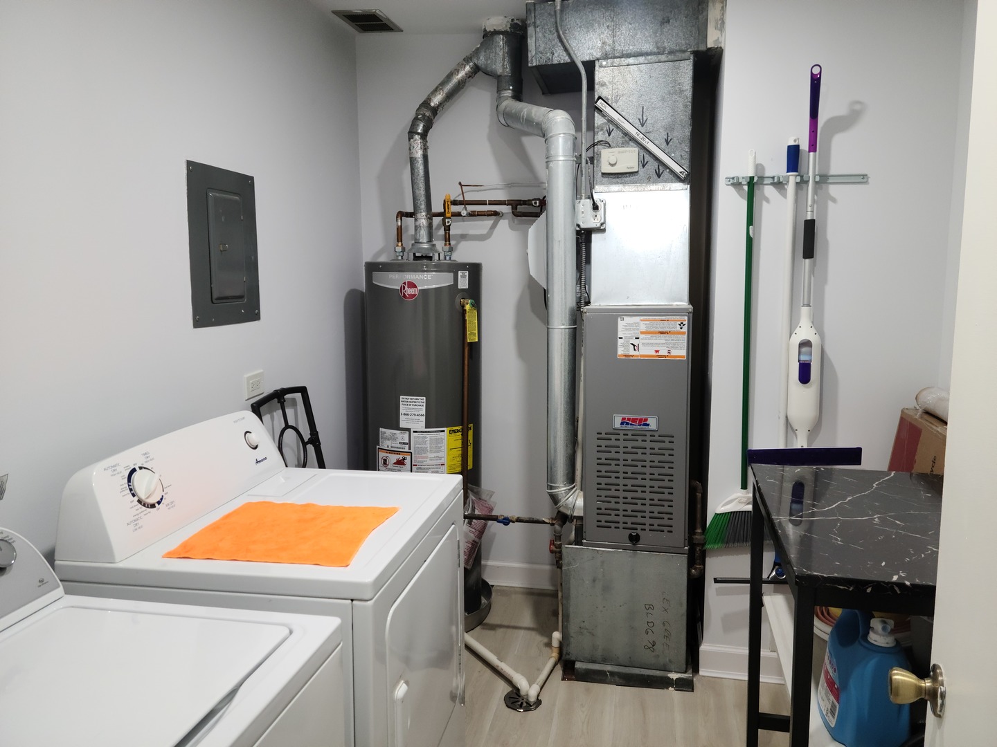 274 Buckingham Court #D1, Schaumburg, IL 60193