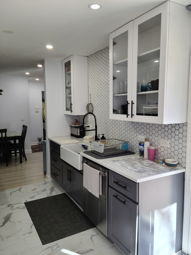 274 Buckingham Court #D1, Schaumburg, IL 60193