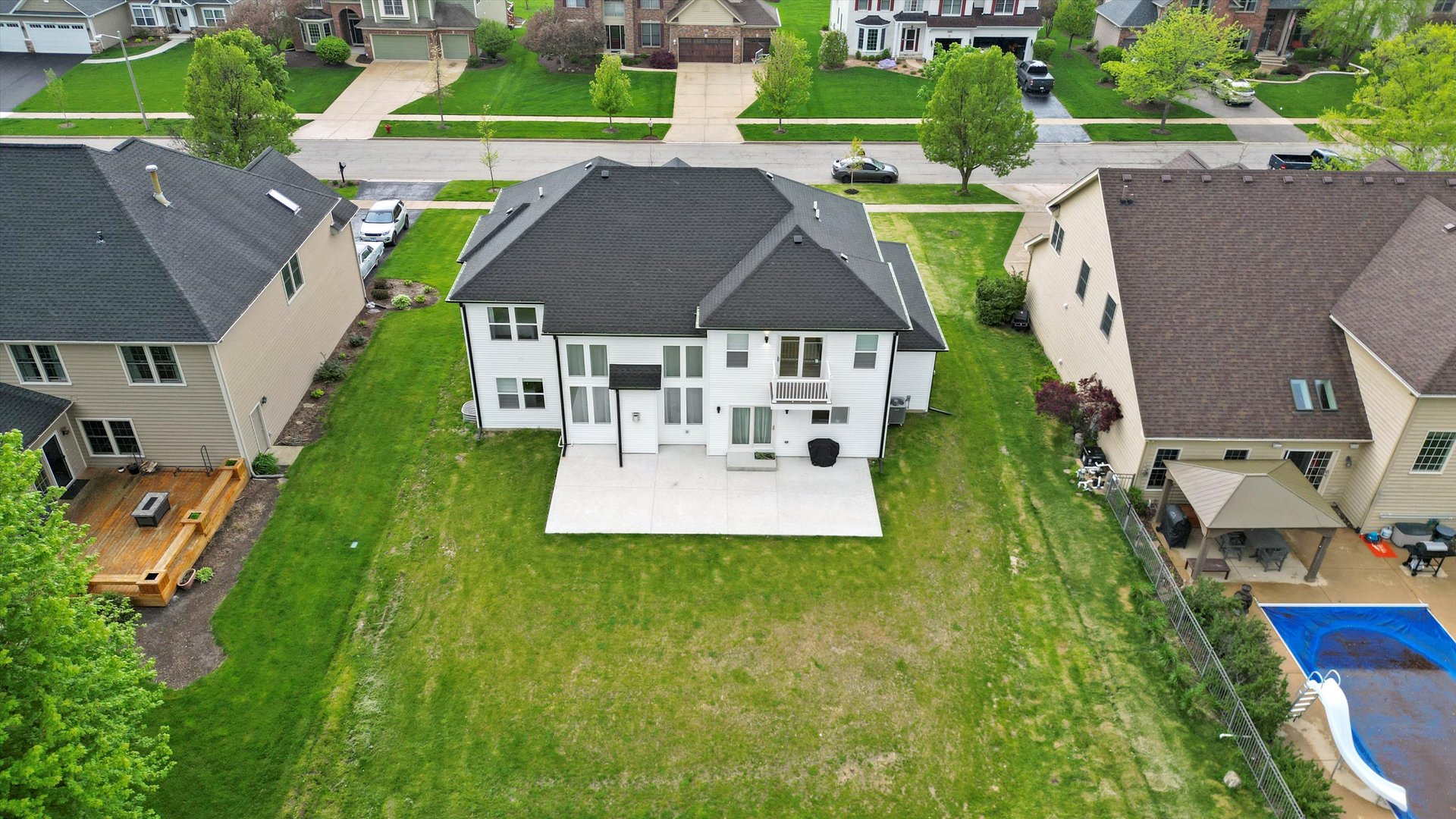 413 N Sycamore Lane, North Aurora, IL 60542