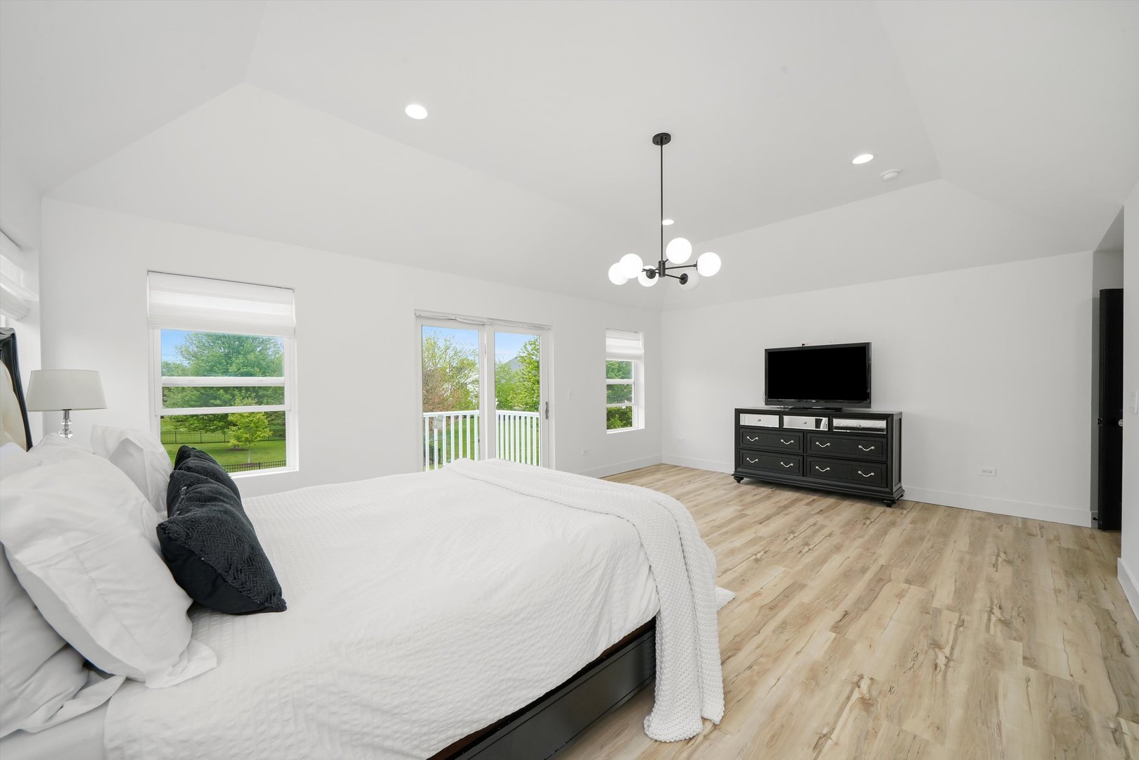 413 N Sycamore Lane, North Aurora, IL 60542