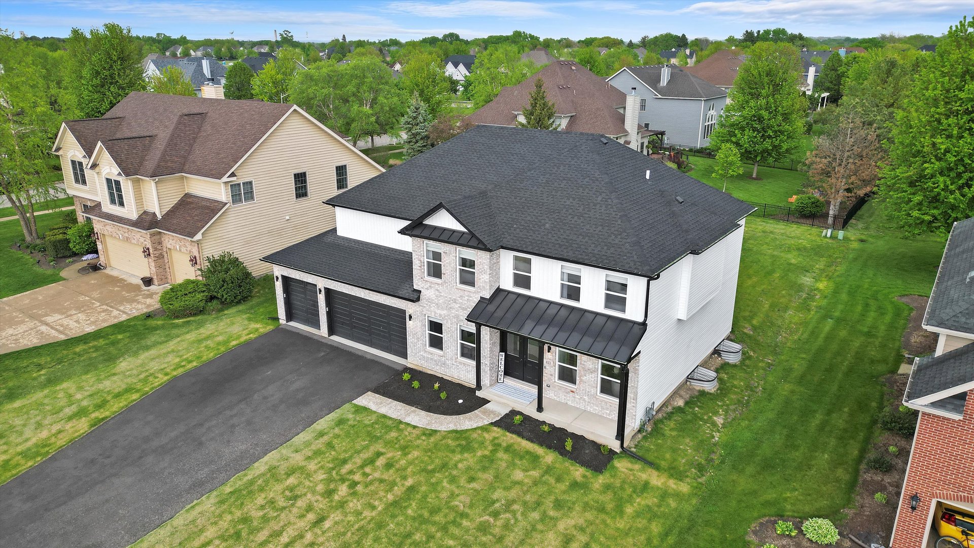 413 N Sycamore Lane, North Aurora, IL 60542