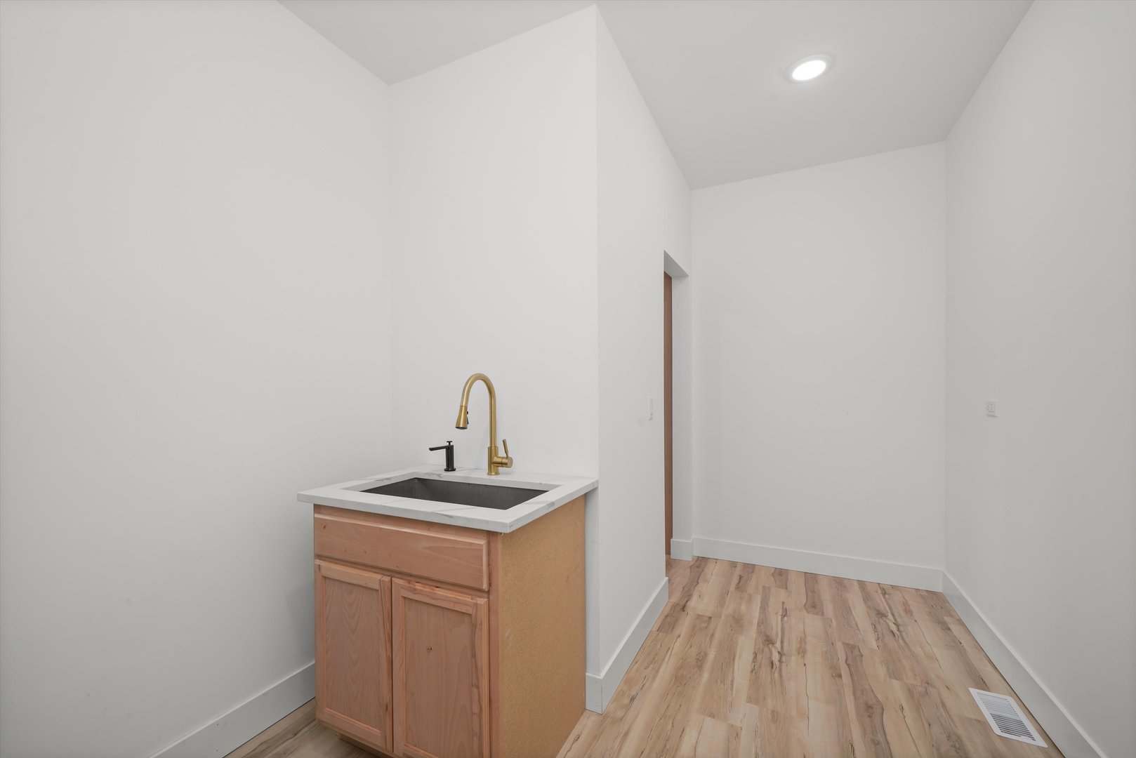 413 N Sycamore Lane, North Aurora, IL 60542