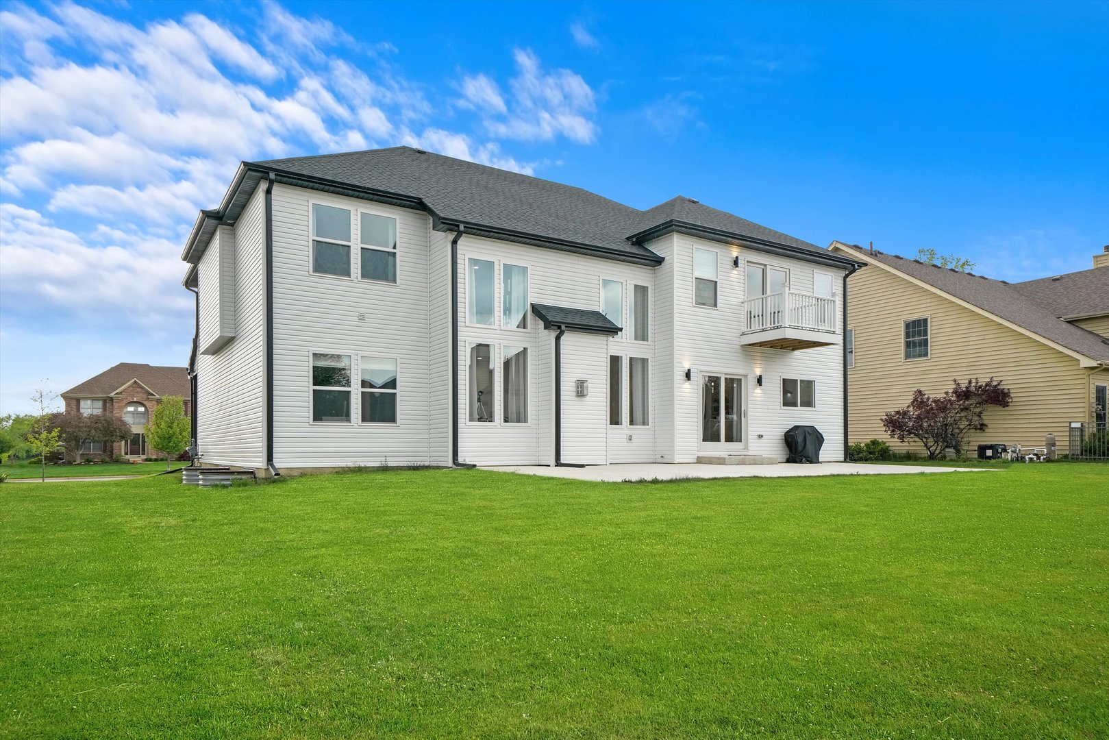 413 N Sycamore Lane, North Aurora, IL 60542