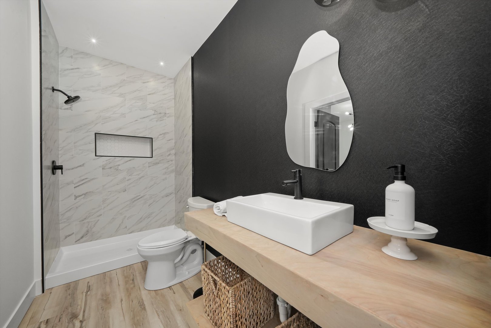 413 N Sycamore Lane, North Aurora, IL 60542