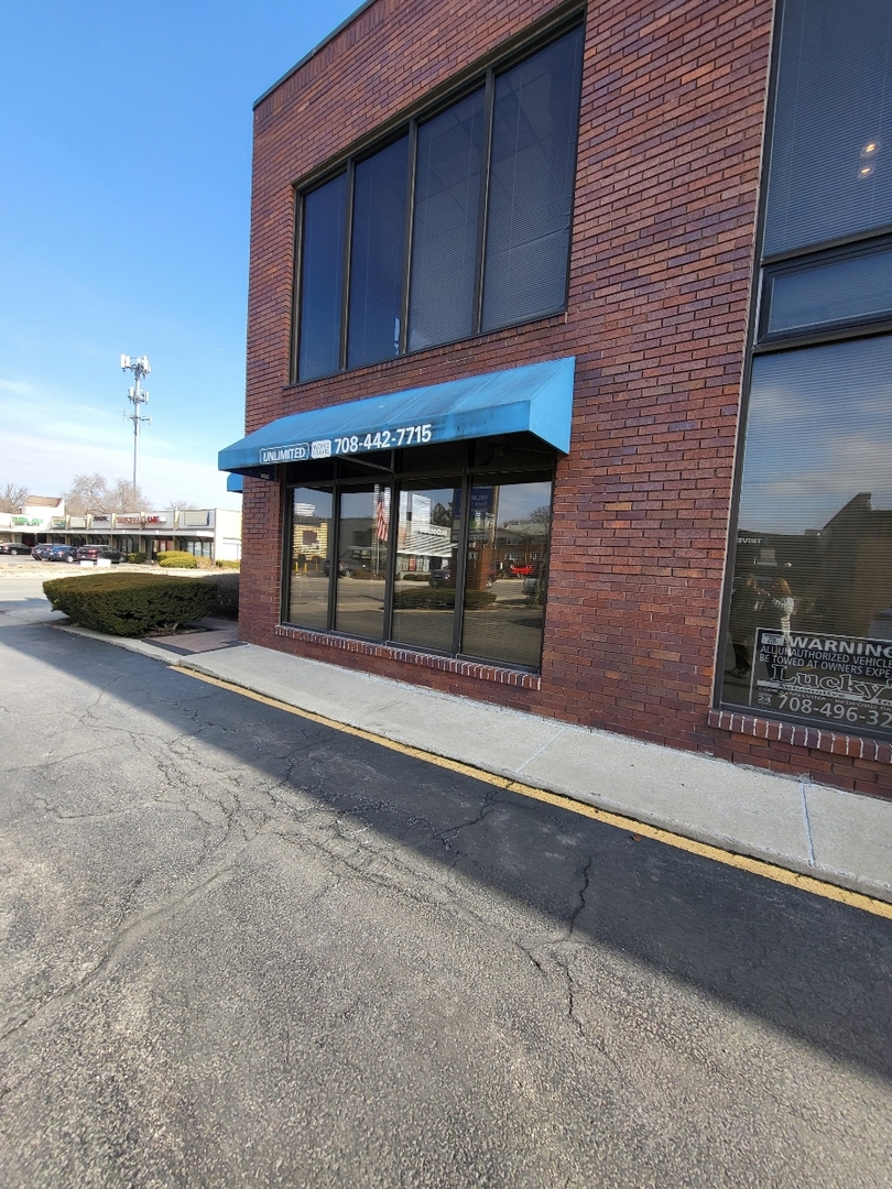 7851 Ogden Avenue #1, Lyons, IL 60534