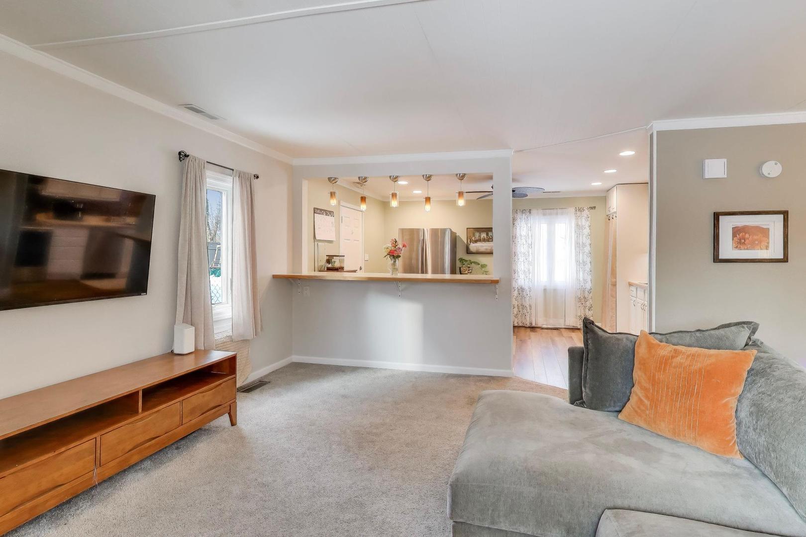 119 Lake Drive, Lake In The Hills, IL 60156