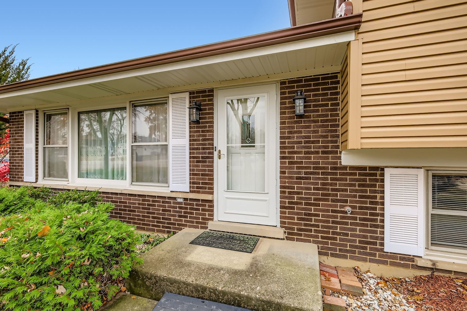 517 E Weathersfield Way, Schaumburg, IL 60193