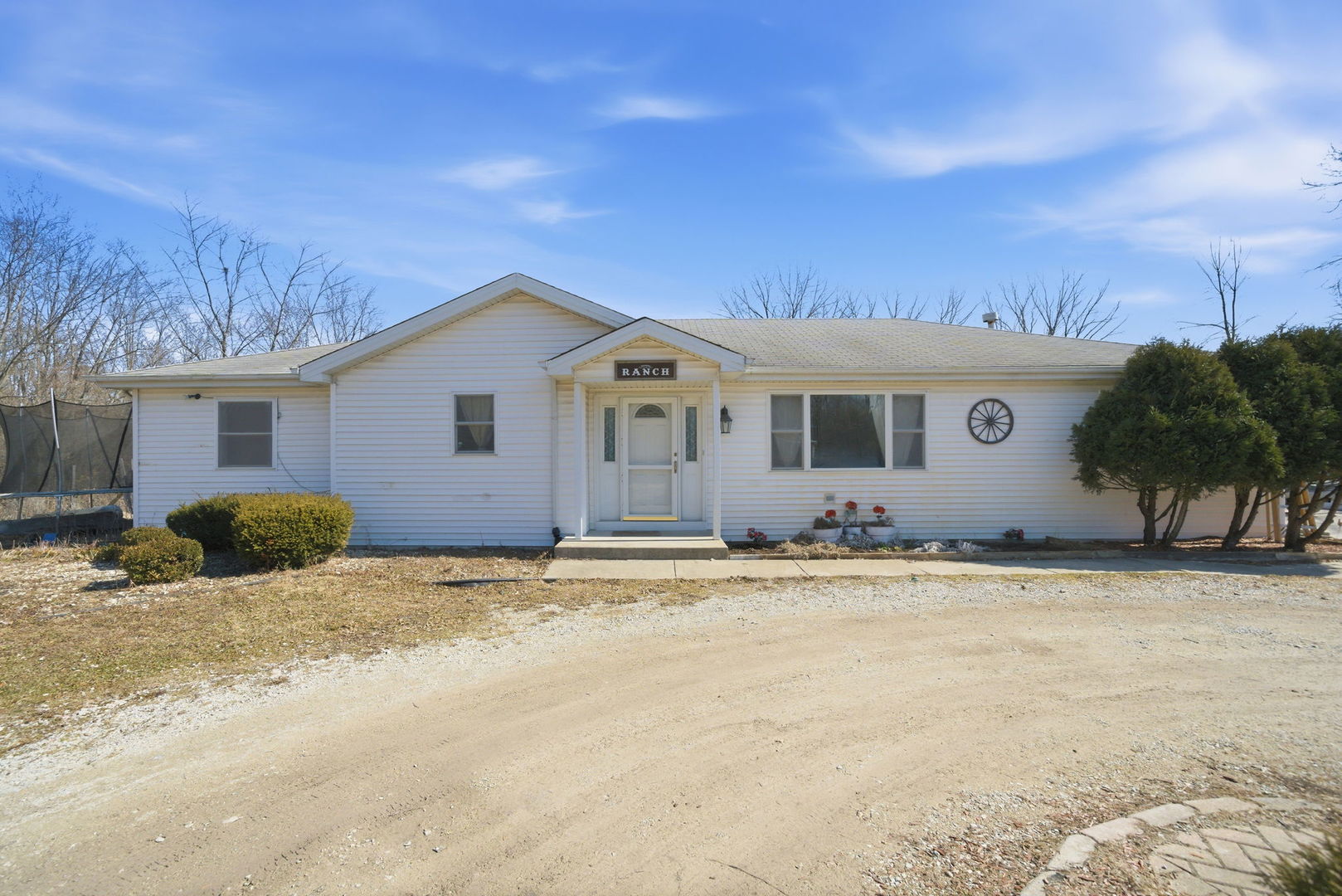 24325 S Meadowood Road, Crete, IL 60417