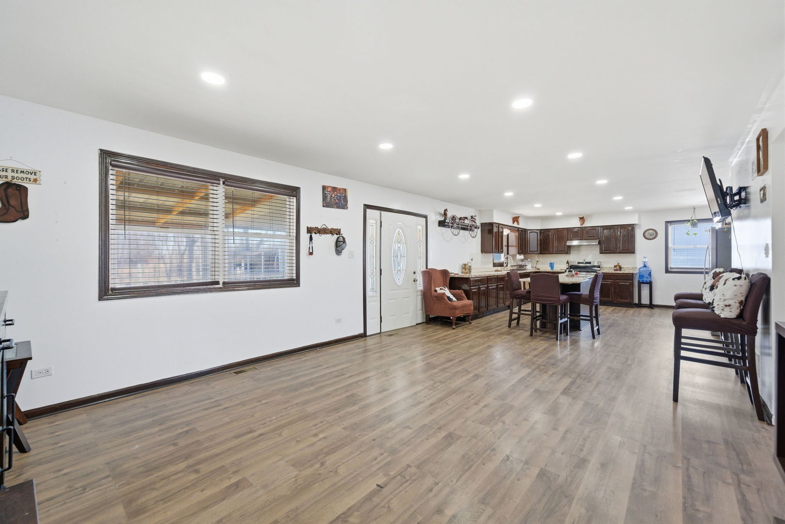 24325 S Meadowood Road, Crete, IL 60417