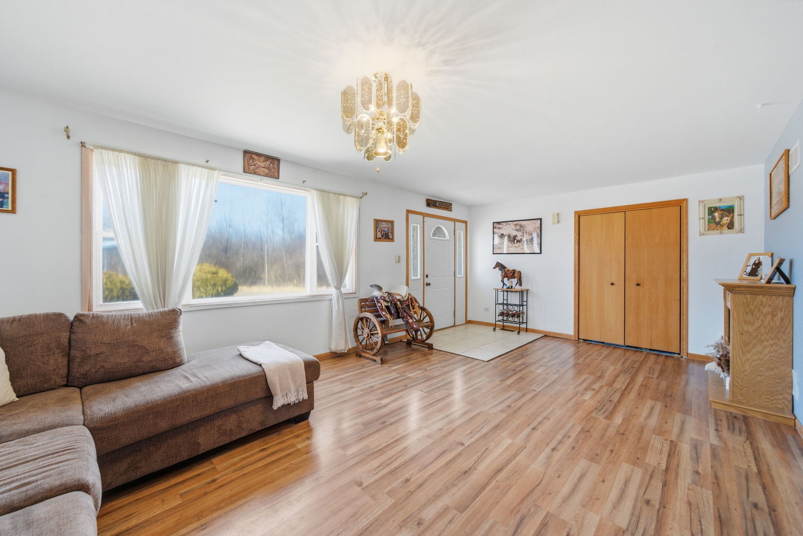 24325 S Meadowood Road, Crete, IL 60417