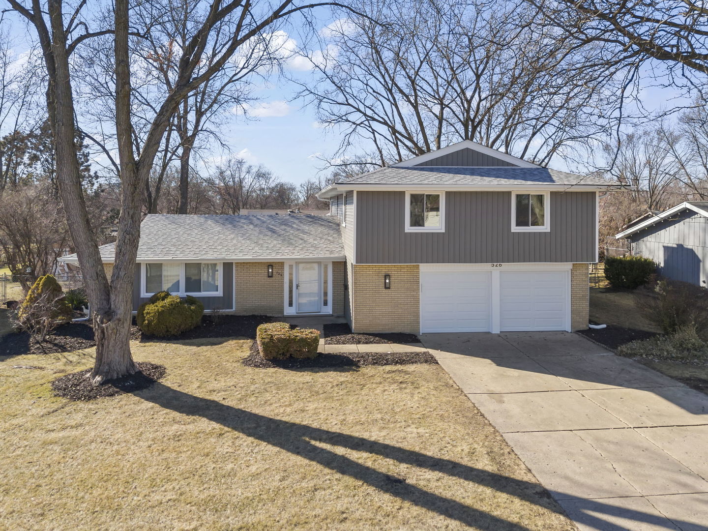 526 S SPRINGINSGUTH Road, Schaumburg, IL 60193