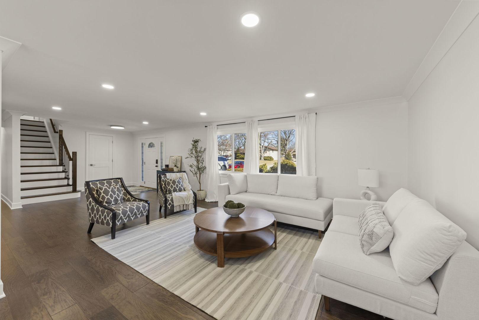 526 S SPRINGINSGUTH Road, Schaumburg, IL 60193