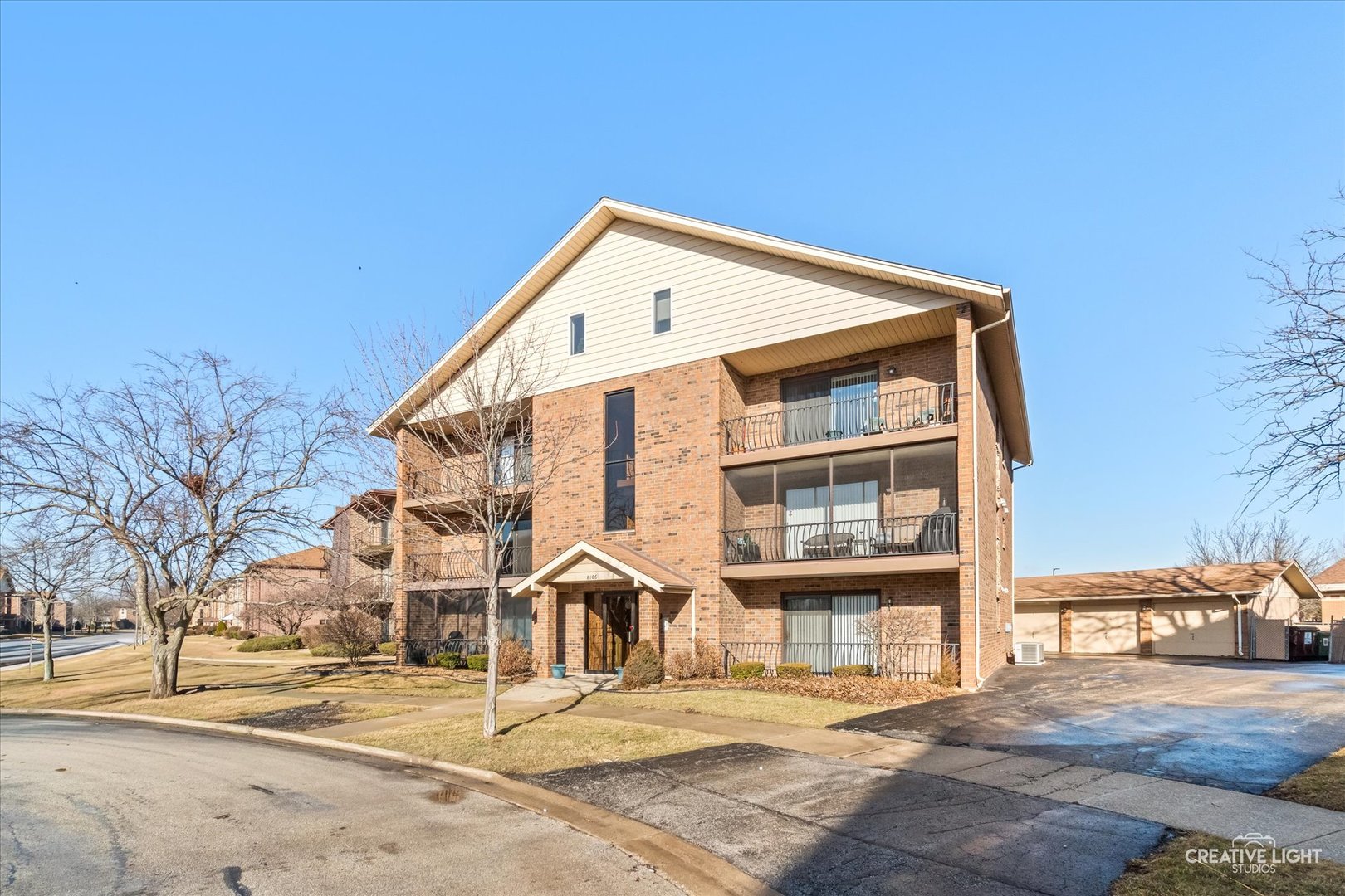 8106 W 168th Place #2W, Tinley Park, IL 60477