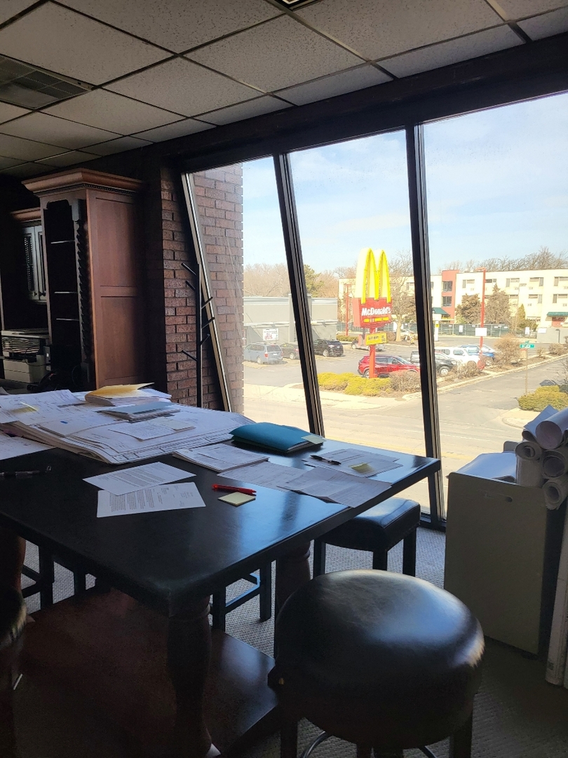 7851 Ogden Avenue #2, Lyons, IL 60534