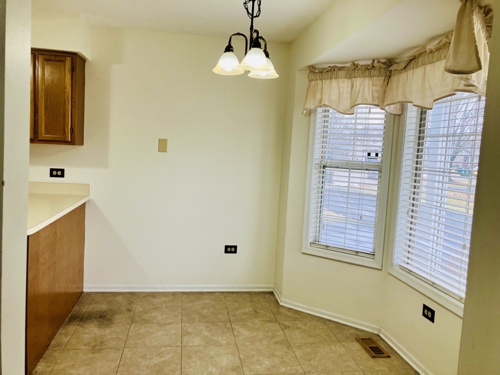 3524 Willowview Court, Aurora, IL 60504