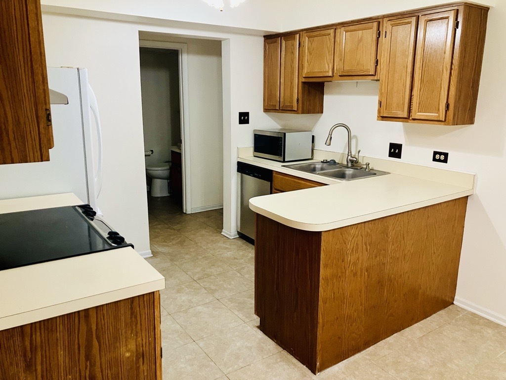 3524 Willowview Court, Aurora, IL 60504