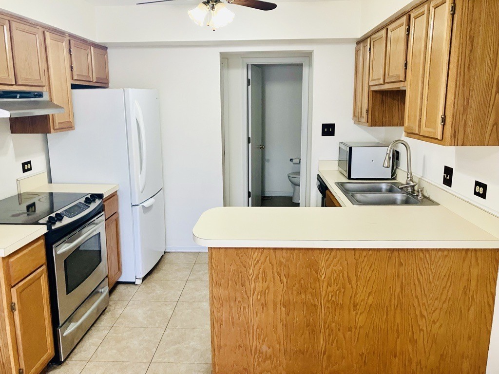 3524 Willowview Court, Aurora, IL 60504