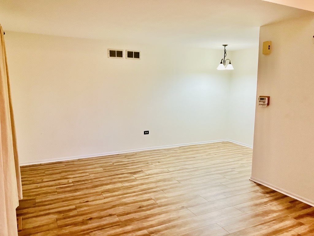 3524 Willowview Court, Aurora, IL 60504