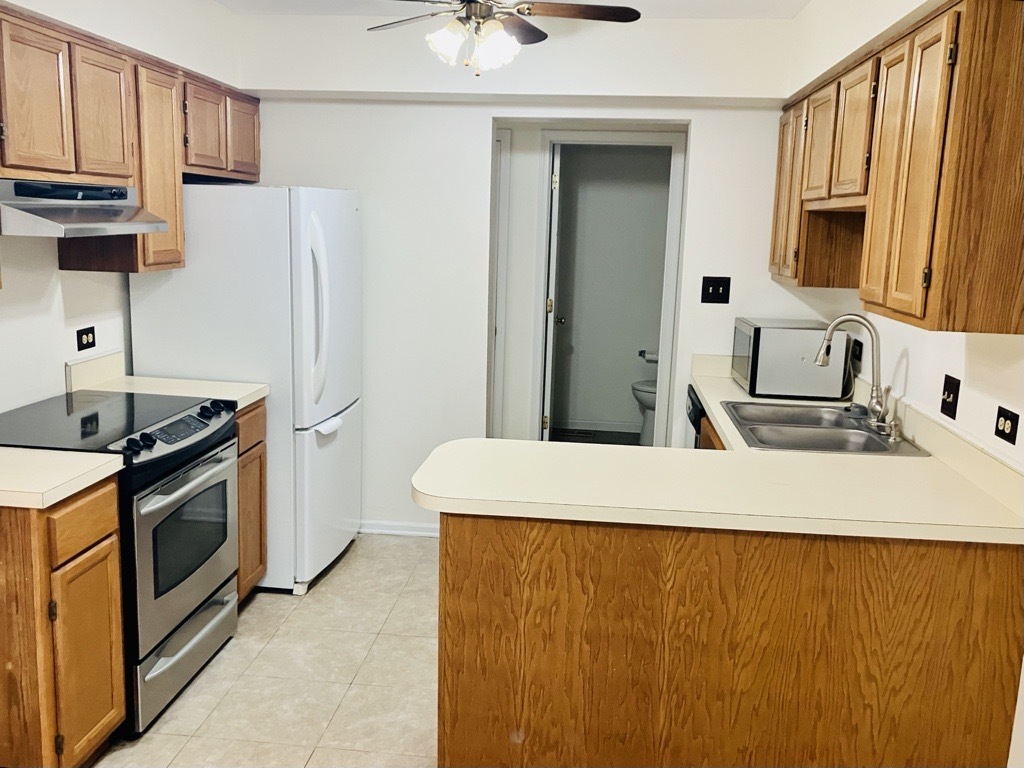 3524 Willowview Court, Aurora, IL 60504