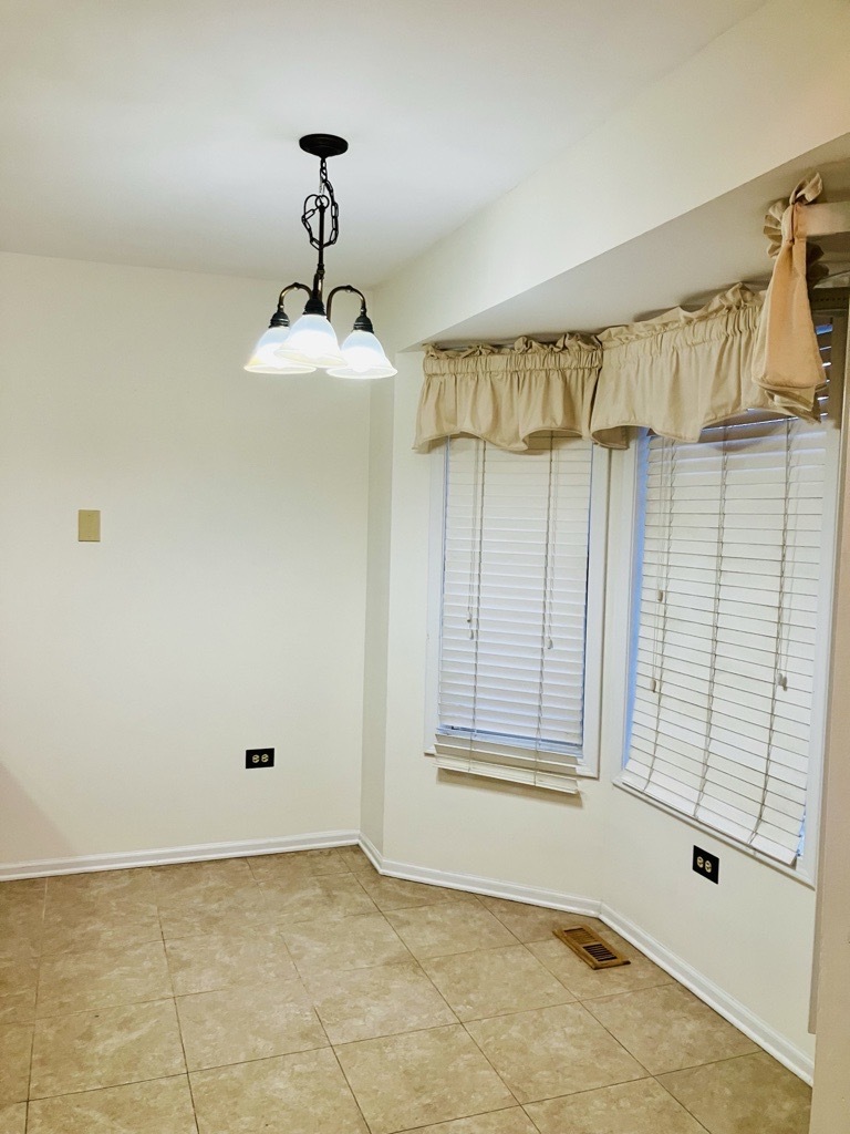 3524 Willowview Court, Aurora, IL 60504