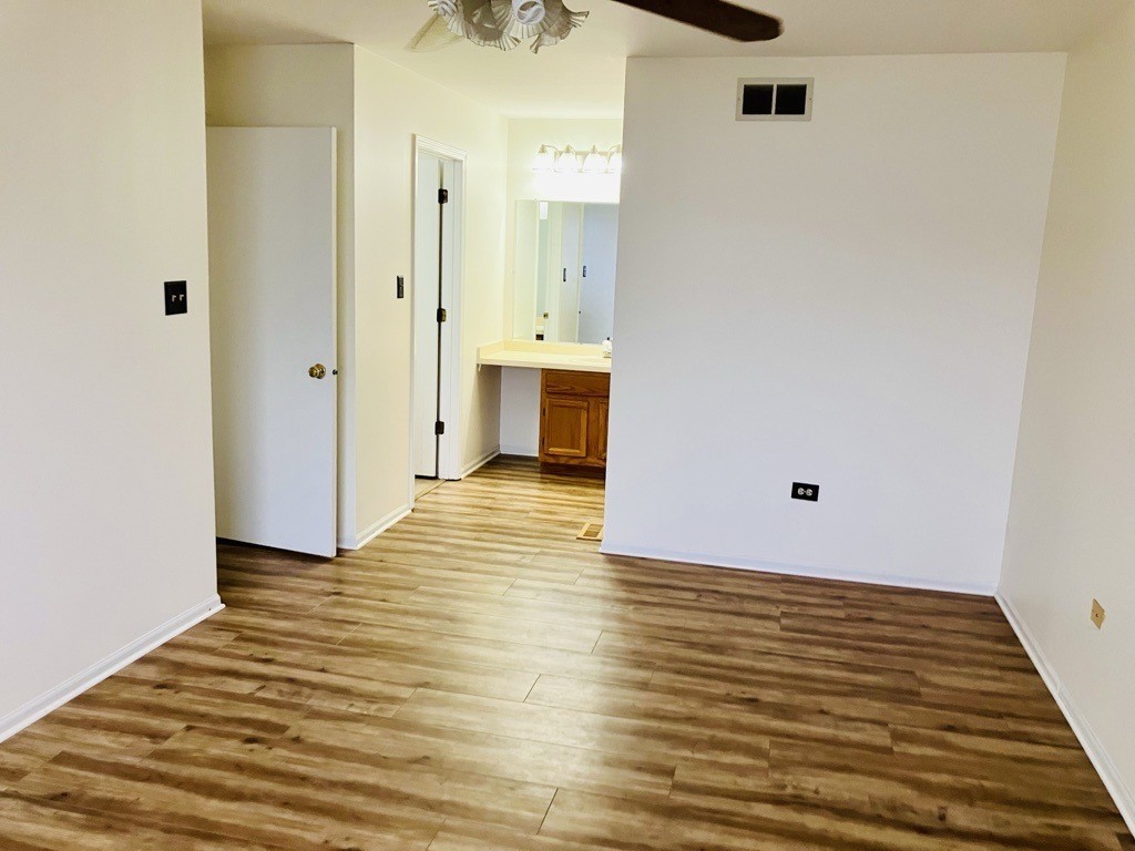 3524 Willowview Court, Aurora, IL 60504