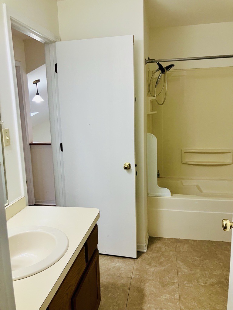 3524 Willowview Court, Aurora, IL 60504