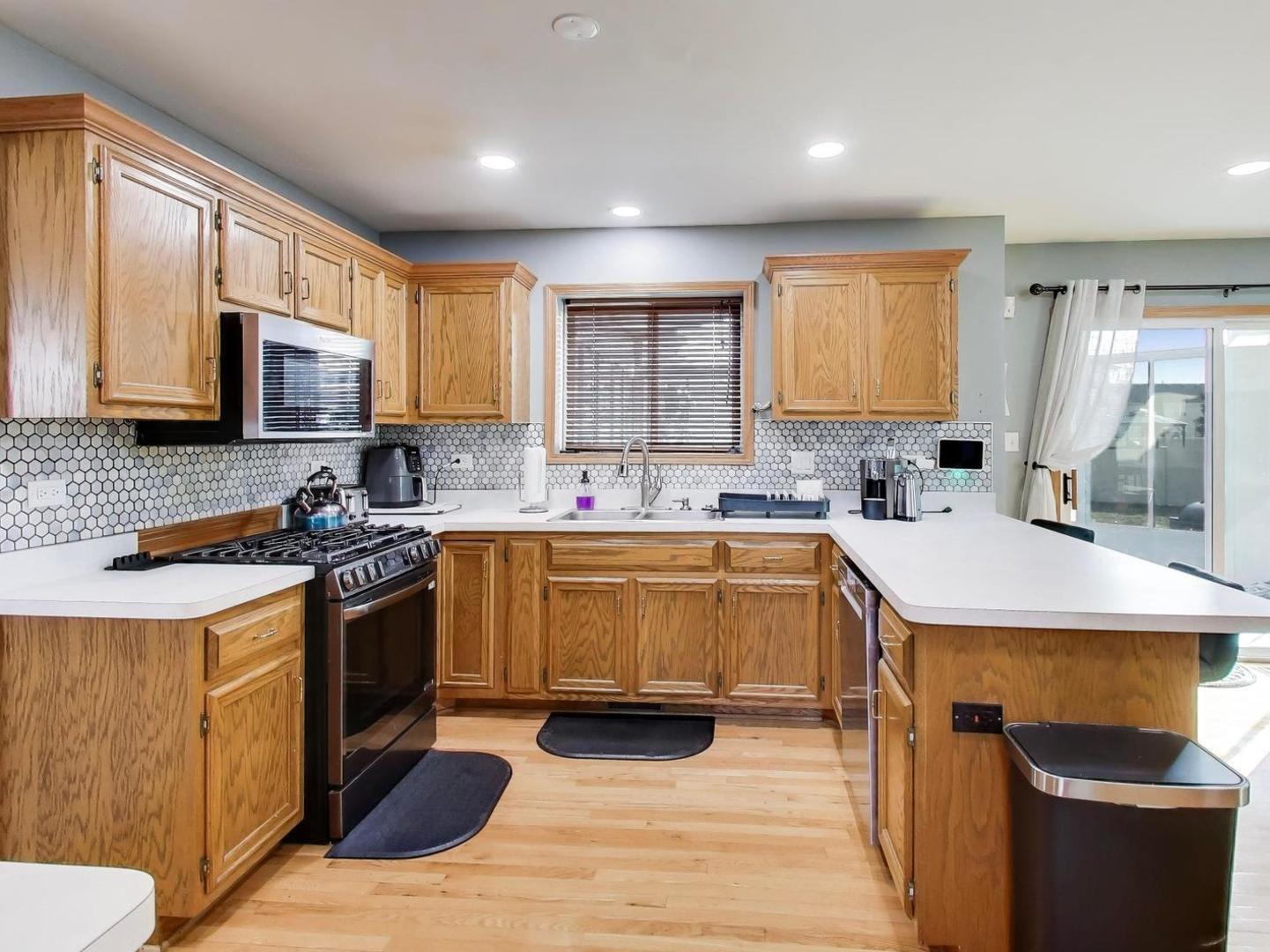 313 Fox Bend Circle, Bolingbrook, IL 60440