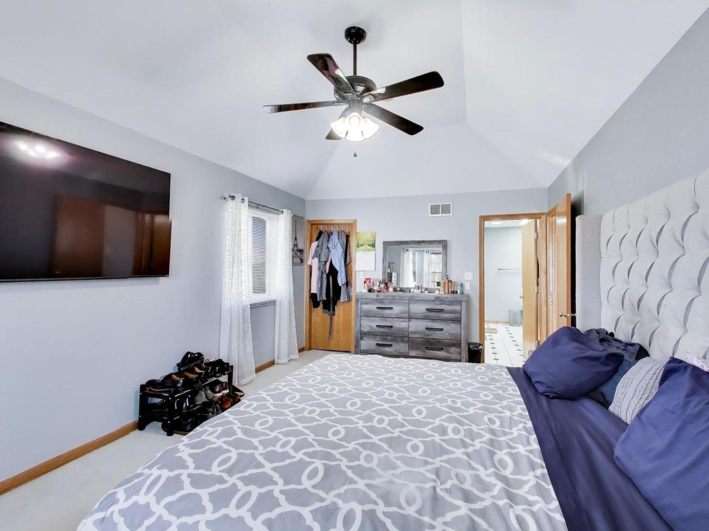 313 Fox Bend Circle, Bolingbrook, IL 60440