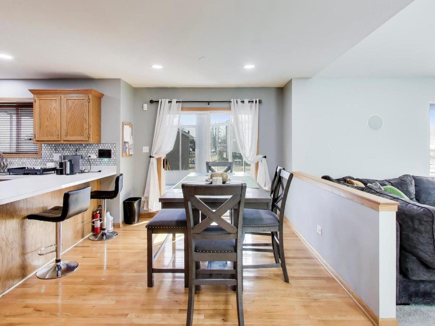 313 Fox Bend Circle, Bolingbrook, IL 60440