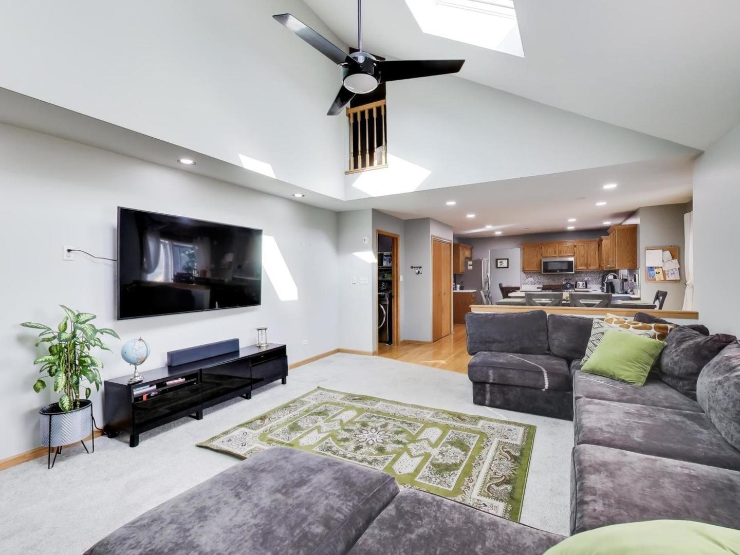 313 Fox Bend Circle, Bolingbrook, IL 60440